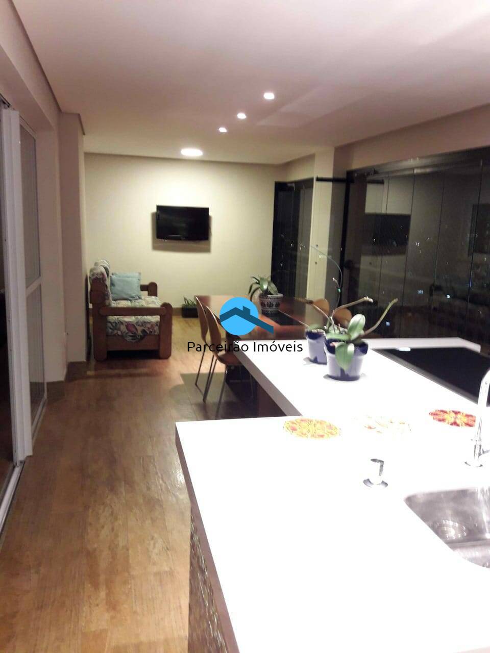 Apartamento à venda com 3 quartos, 244m² - Foto 2