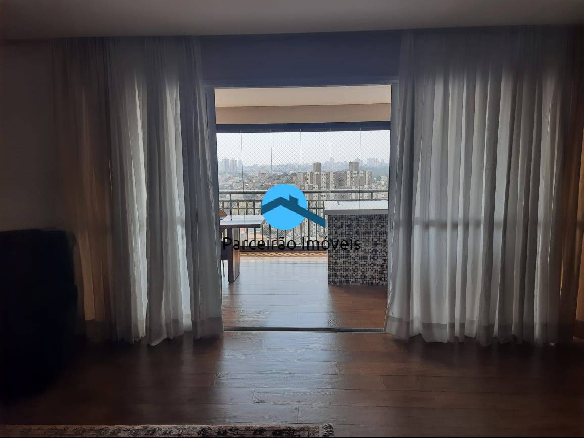 Apartamento à venda com 3 quartos, 244m² - Foto 9