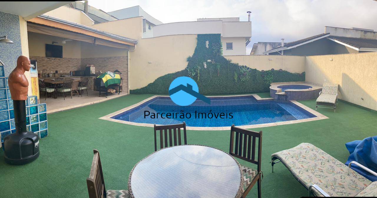 Casa de Condomínio à venda com 4 quartos, 426m² - Foto 1