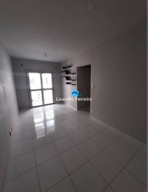 Apartamento à venda com 3 quartos, 78m² - Foto 2