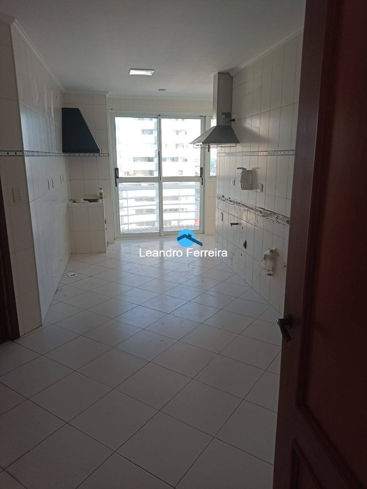 Apartamento à venda com 3 quartos, 133m² - Foto 6