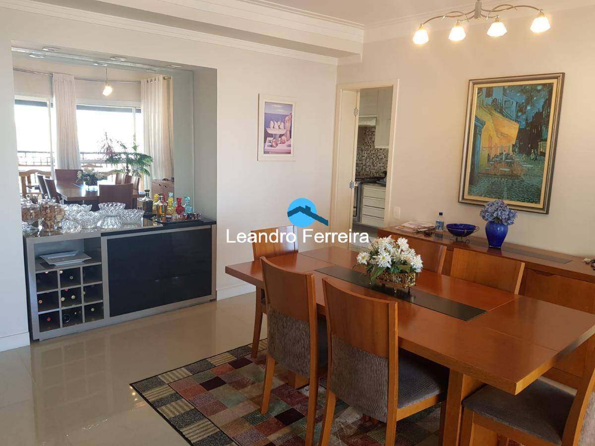 Apartamento à venda com 3 quartos, 180m² - Foto 4