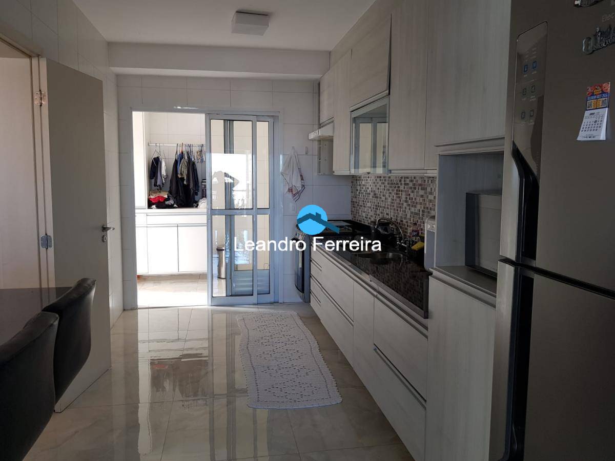 Apartamento à venda com 3 quartos, 180m² - Foto 10