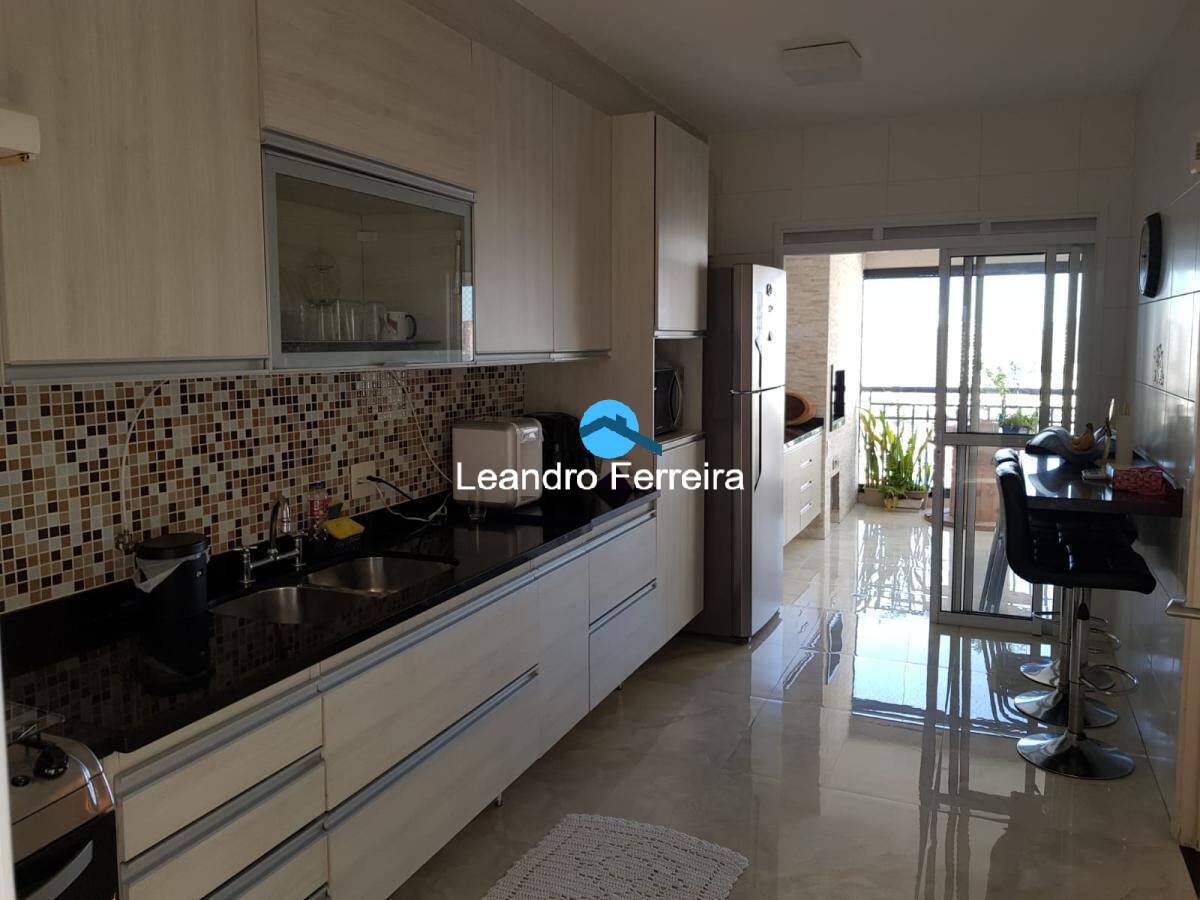 Apartamento à venda com 3 quartos, 180m² - Foto 11