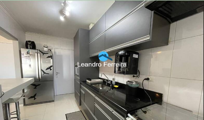 Apartamento à venda com 3 quartos, 94m² - Foto 9