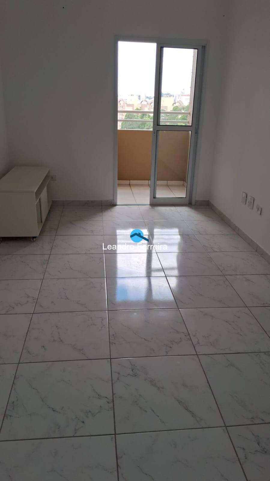 Apartamento à venda com 3 quartos, 65m² - Foto 2