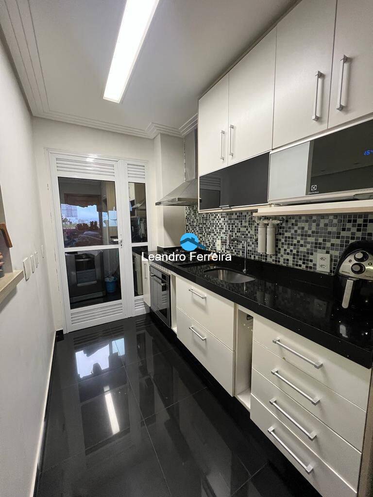 Apartamento à venda com 2 quartos, 70m² - Foto 6