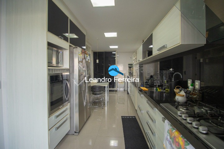 Apartamento à venda com 3 quartos, 158m² - Foto 8