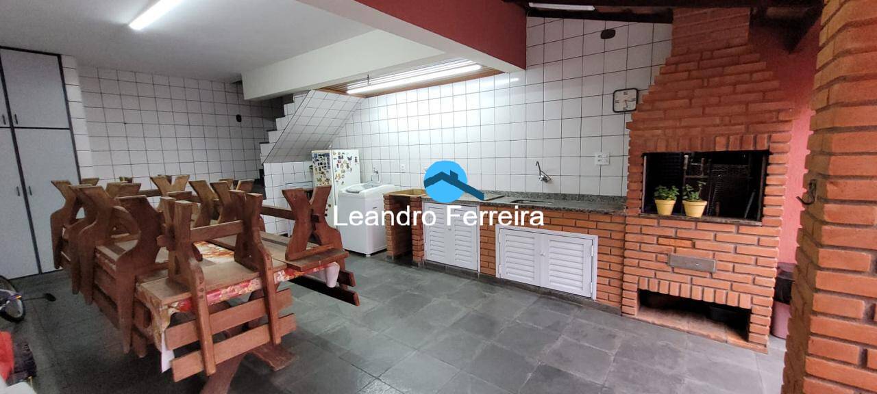 Casa à venda com 3 quartos, 208m² - Foto 24