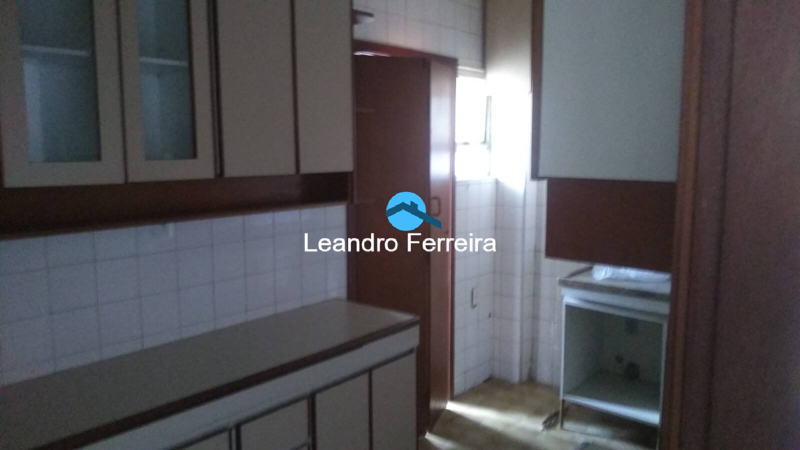 Apartamento à venda com 2 quartos, 80m² - Foto 2