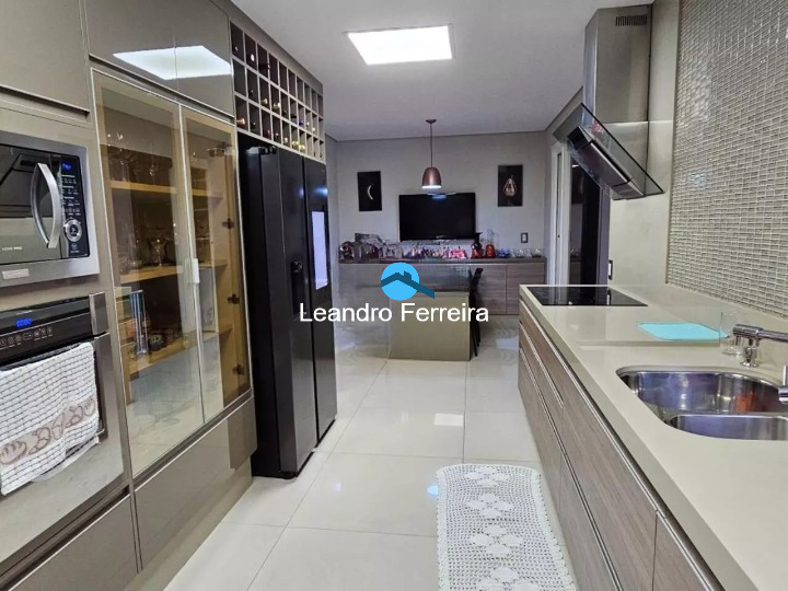 Apartamento à venda com 3 quartos, 242m² - Foto 6