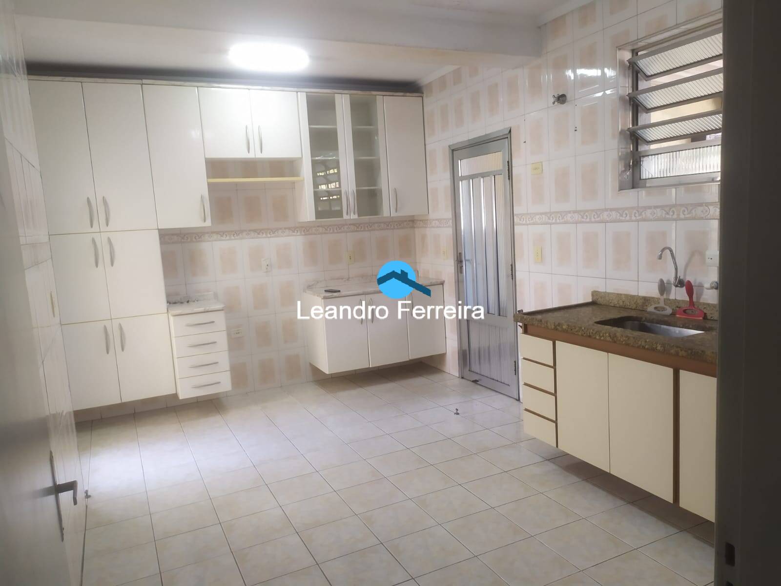 Casa à venda com 3 quartos, 163m² - Foto 6