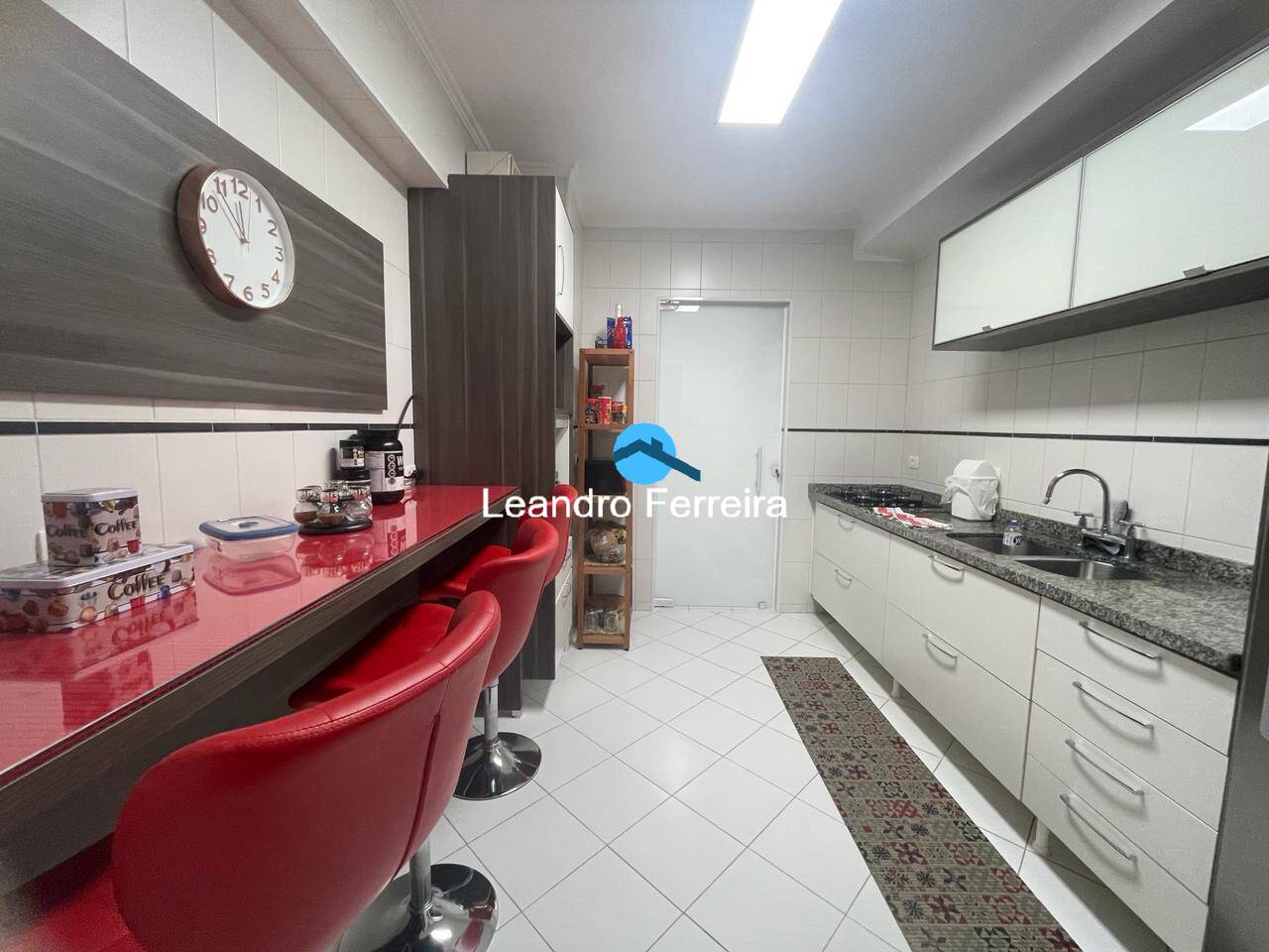 Apartamento à venda com 3 quartos, 90m² - Foto 1