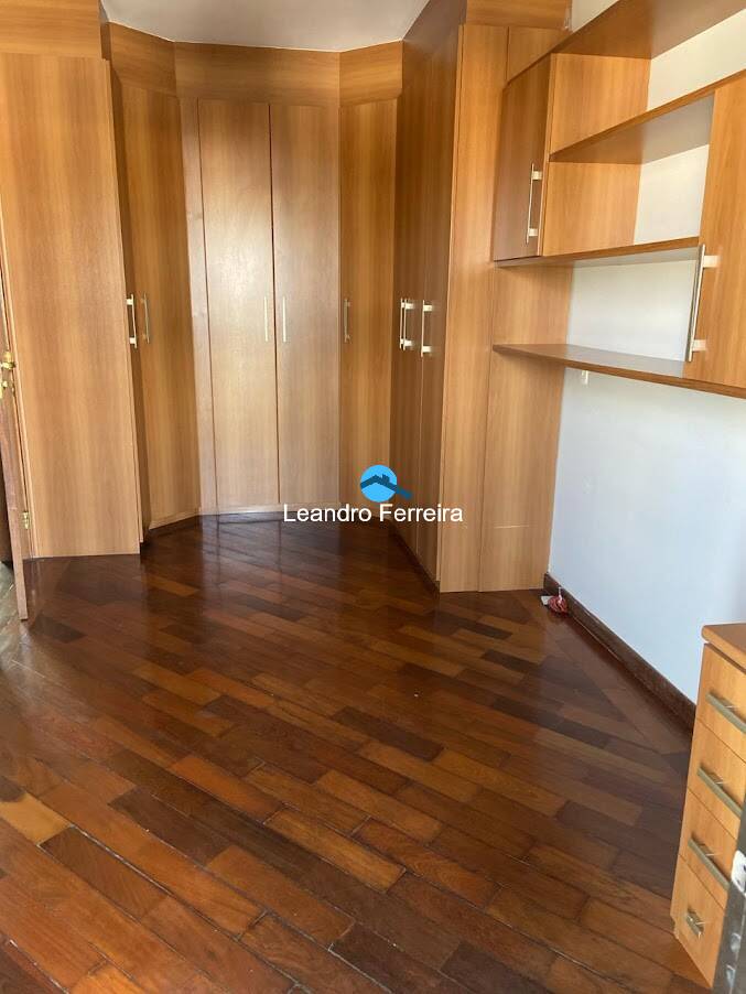 Apartamento à venda com 3 quartos, 130m² - Foto 10