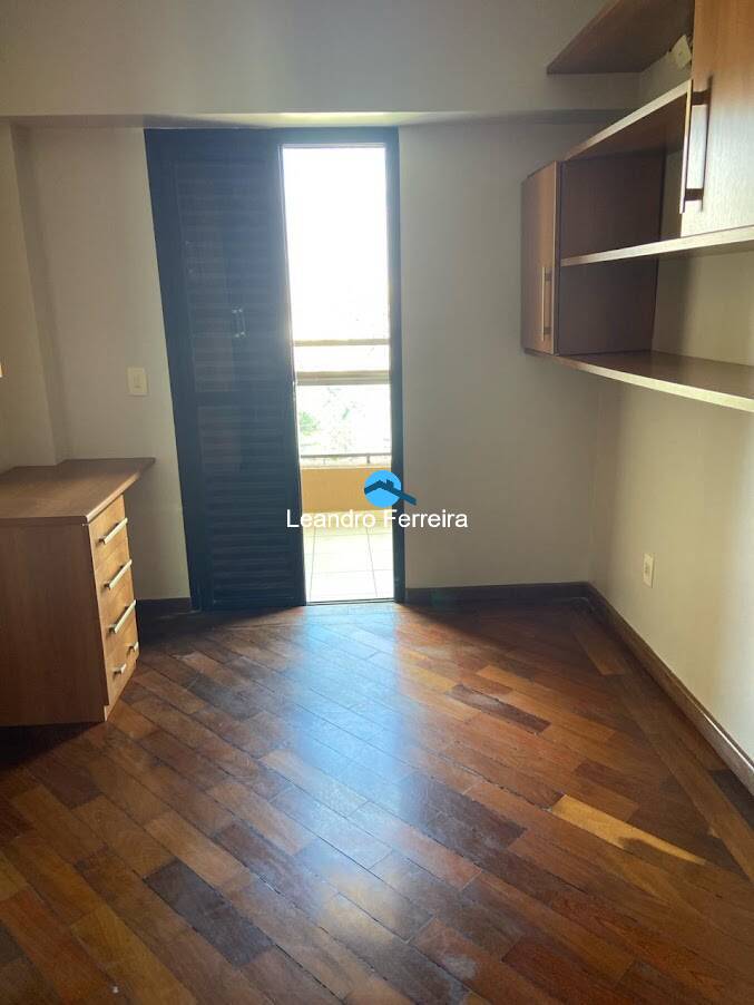 Apartamento à venda com 3 quartos, 130m² - Foto 11