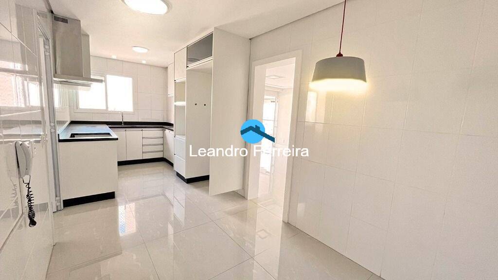 Apartamento à venda com 3 quartos, 162m² - Foto 11