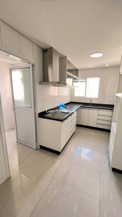 Apartamento à venda com 3 quartos, 162m² - Foto 9