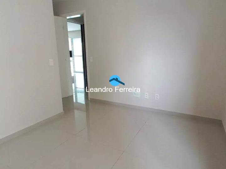 Apartamento à venda com 3 quartos, 155m² - Foto 2