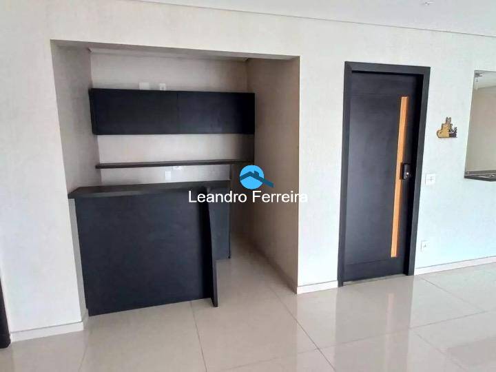 Apartamento à venda com 3 quartos, 155m² - Foto 3