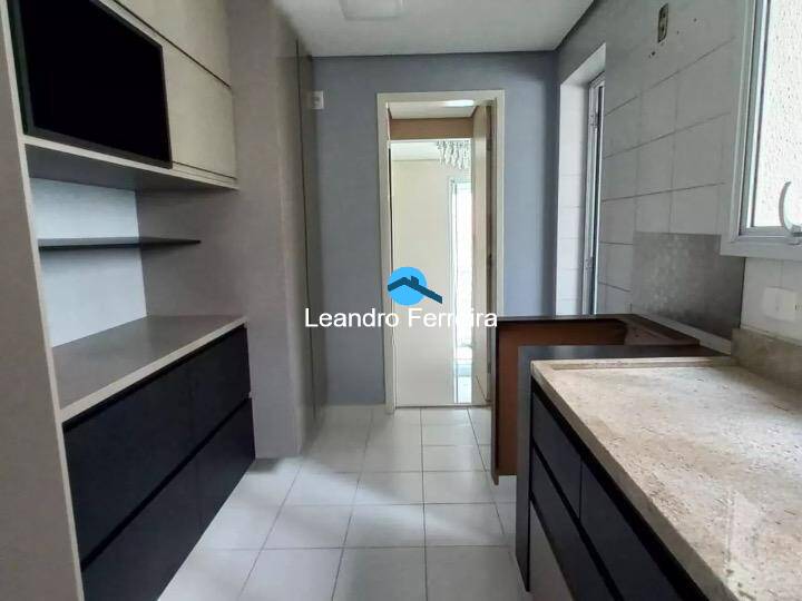 Apartamento à venda com 3 quartos, 155m² - Foto 4