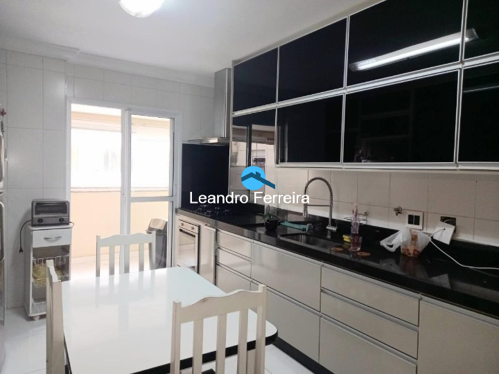 Apartamento à venda com 4 quartos, 203m² - Foto 12