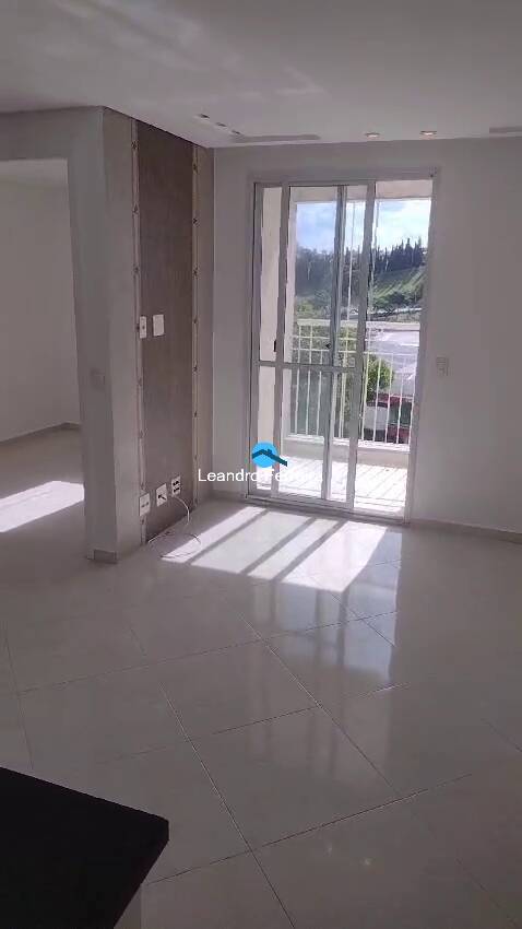 Apartamento à venda com 3 quartos, 60m² - Foto 2