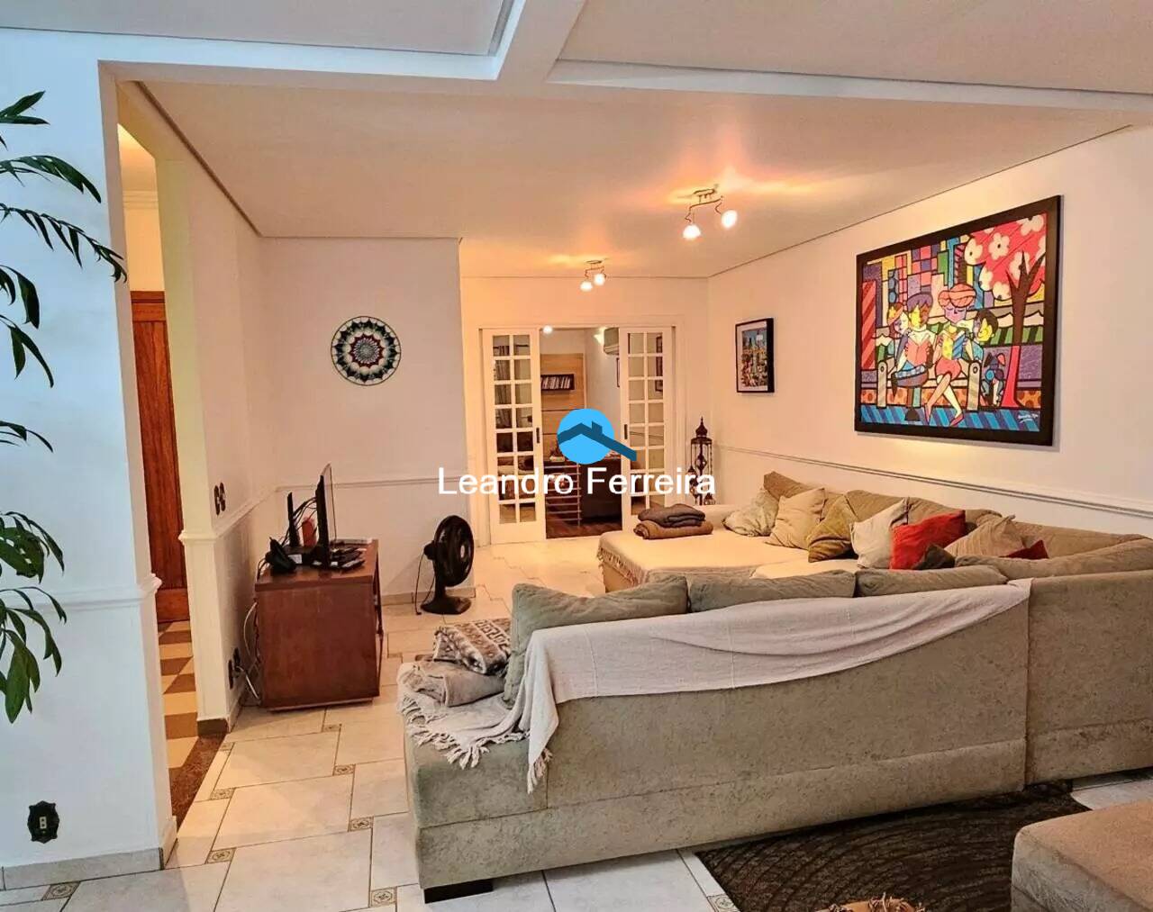 Casa de Condomínio à venda com 4 quartos, 240m² - Foto 1