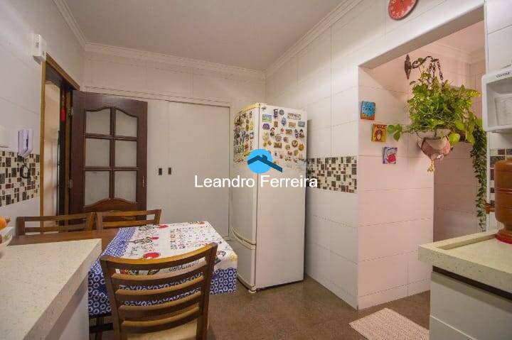 Apartamento à venda com 2 quartos, 76m² - Foto 11