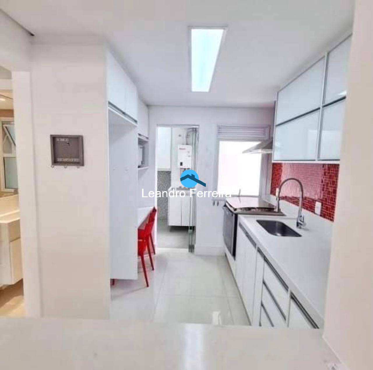 Apartamento à venda com 3 quartos, 96m² - Foto 4