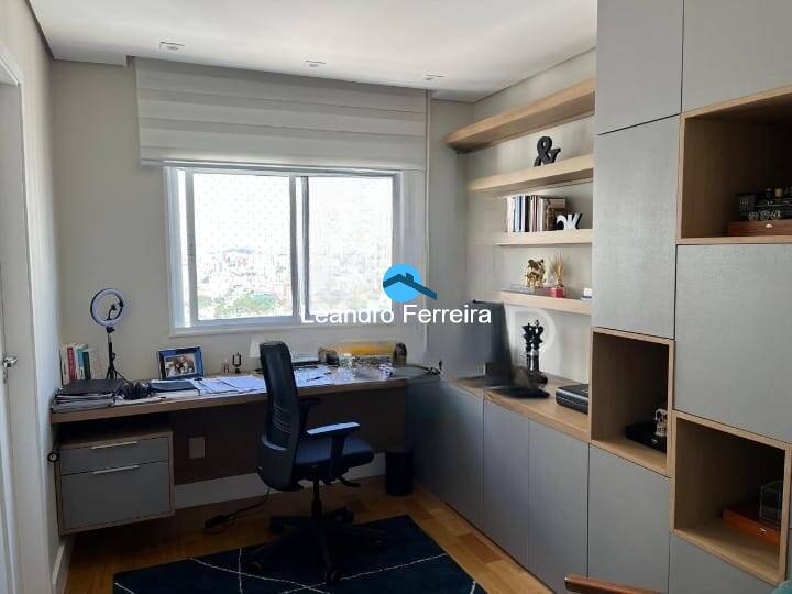 Apartamento à venda com 3 quartos, 237m² - Foto 18