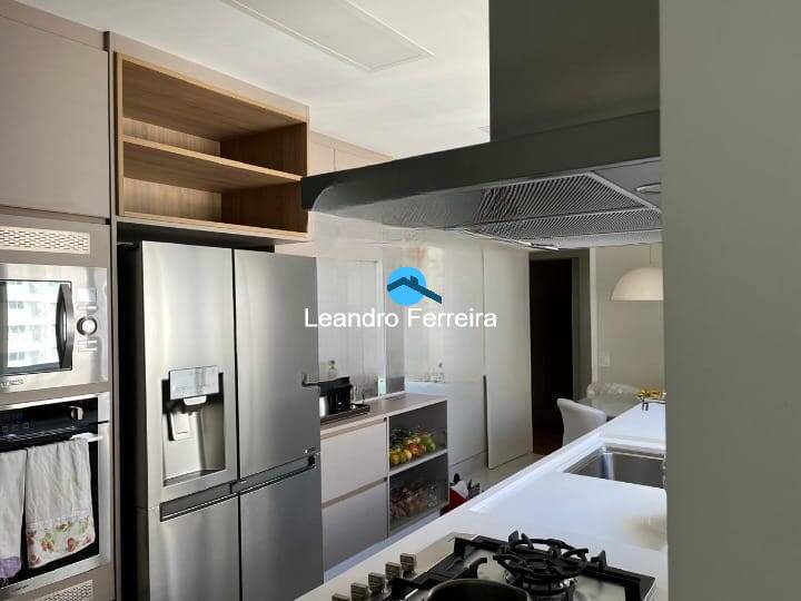 Apartamento à venda com 3 quartos, 237m² - Foto 11