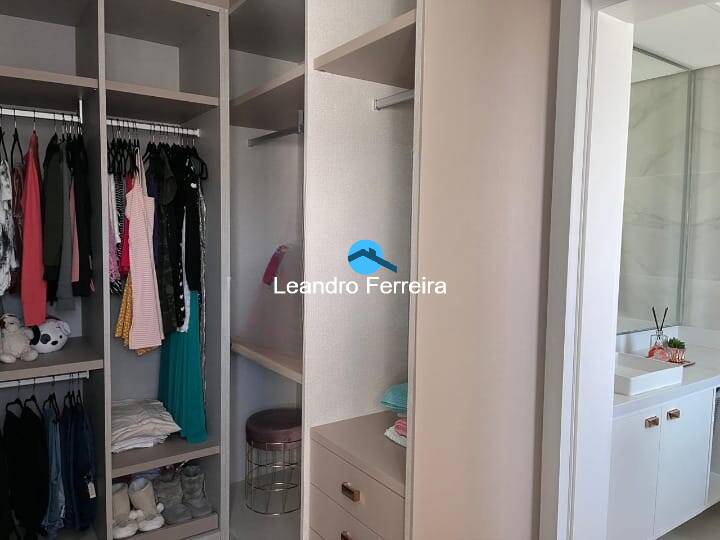 Apartamento à venda com 3 quartos, 237m² - Foto 19