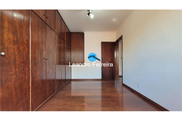 Casa à venda com 3 quartos, 216m² - Foto 16