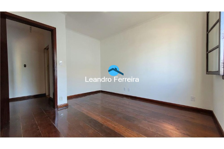 Casa à venda com 3 quartos, 216m² - Foto 14