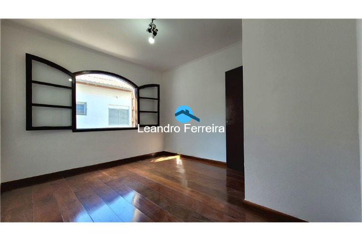 Casa à venda com 3 quartos, 216m² - Foto 12