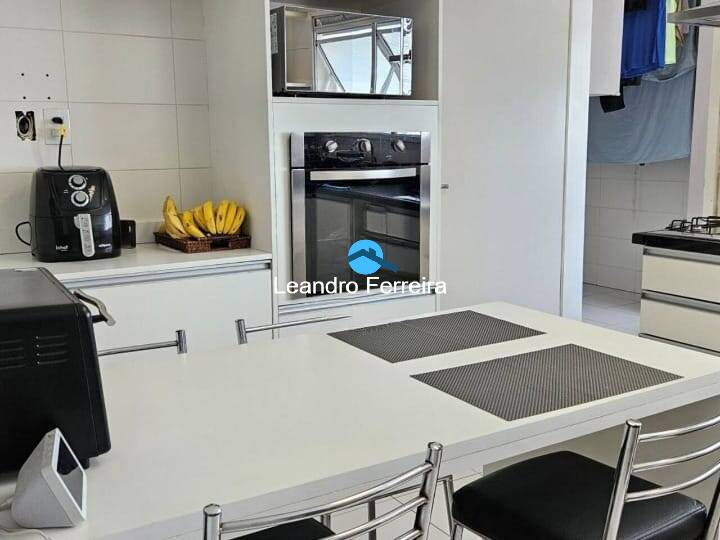 Apartamento à venda com 3 quartos, 155m² - Foto 8