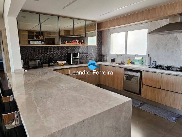 Apartamento à venda com 3 quartos, 155m² - Foto 2