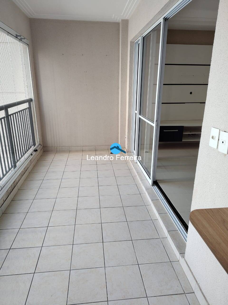 Apartamento à venda com 3 quartos, 106m² - Foto 2