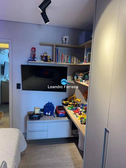 Apartamento à venda com 4 quartos, 200m² - Foto 25