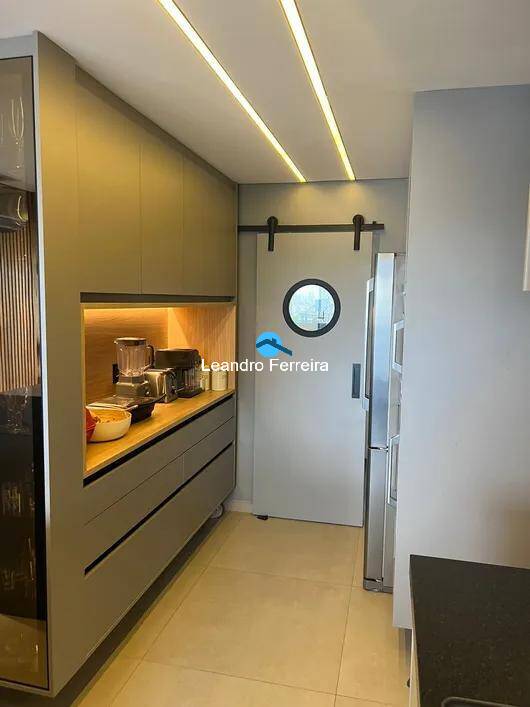 Apartamento à venda com 4 quartos, 200m² - Foto 15