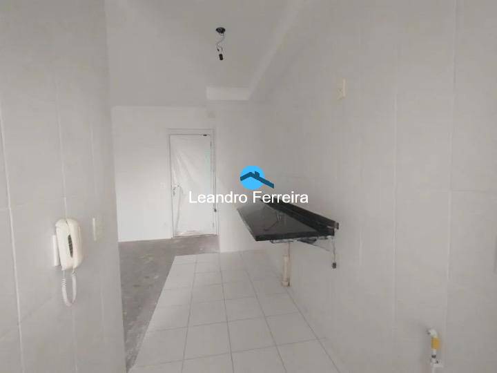 Apartamento à venda com 2 quartos, 71m² - Foto 3