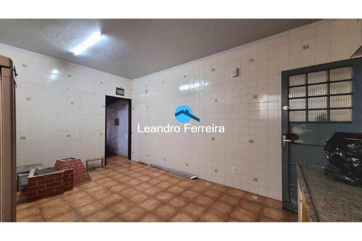 Casa à venda com 2 quartos, 160m² - Foto 1