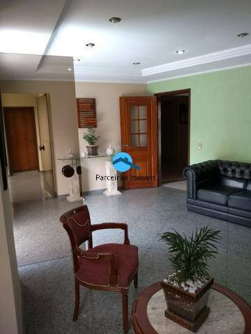 Apartamento à venda com 3 quartos, 140m² - Foto 3